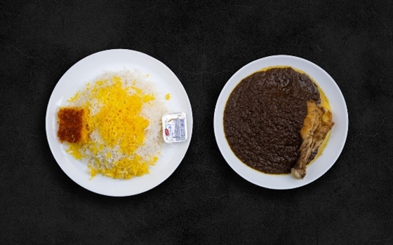 چلو خورشت فسنجان با ران مرغ عسلی
