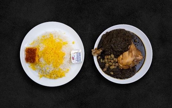 چلو خورشت مرغ ترش با ران مرغ عسلی